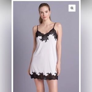 Natori enchant chemise